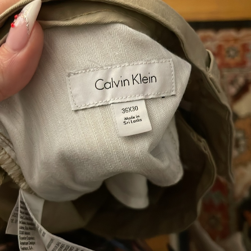 Like new men’s slim fit Calvin Klein pants - Picture 3 of 4
